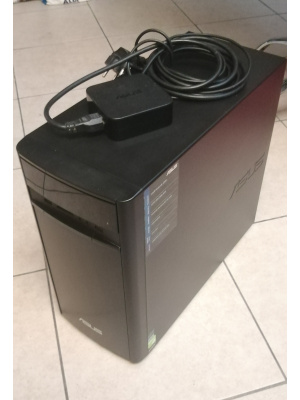 ASUS K31AN. SSD 120 GB, 4 GB RAM, gravador de DVD.